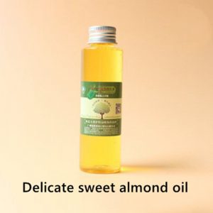 Delicate sweet almond oil, good skin affinity, moisturize the skin, soften the skin, massage the whole body